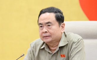 Chủ tịch Quốc hội: 'Cắt giảm thủ tục, không tạo thêm áp lực cho doanh nghiệp'