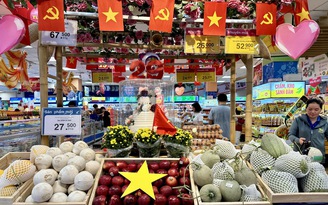 Chen chân mua sắm dịp đại lễ