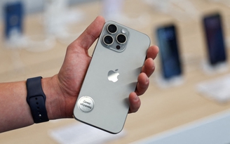 Giá iPhone có thể tăng mạnh, lên đến 2.300 USD?
