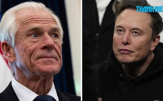 Tỉ phú Musk lại xỉ vả cố vấn của ông Trump về thuế quan