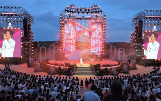 Noo Phước Thịnh hạnh phúc với live concert bên hồ Tuyền Lâm thơ mộng
