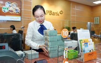 Doanh nghiệp cũng gửi tiết kiệm chờ thời?