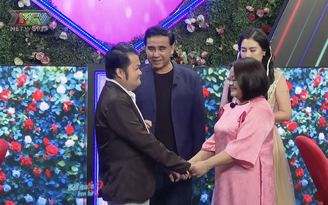 Nữ chính U.40 chủ động tỏ tình bằng 3 thứ tiếng khi đi hẹn hò