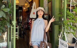 Biến hóa phong cách hè với các kiểu họa tiết chấm bi, hoa lá trẻ trung