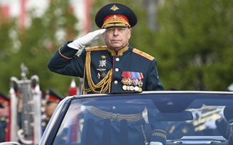 Tổng thống Putin miễn nhiệm tư lệnh lục quân Nga