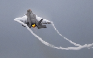 Phòng không chắp vá của Houthi đe dọa tiêm kích tàng hình F-35 của Mỹ ra sao?