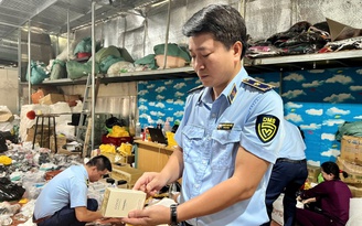 Quản lý thị trường mở đợt cao điểm truy quét hàng giả trên thương mại điện tử