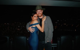 Meghan Markle chia sẻ loạt ảnh gia đình