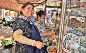 Lunch Lady, bà chủ quán Việt nổi tiếng thế giới đột tử ở Canada