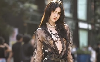 Lisa, Mai Davika, Pia Wurtzbach khoe dáng trong trang phục của nhà thiết kế Việt