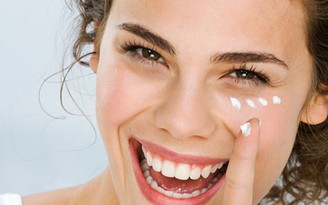 Top 3 kem chống nắng 'đủ đô' bảo vệ da toàn diện khi nàng đi du lịch