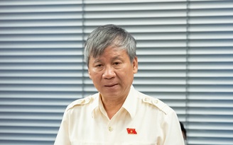 'Có những mâm cơm liên hoan giá vài tạ thóc'