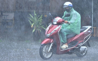 Thời tiết Hà Nội chiều nay mưa lớn, nguy cơ ngập nhiều tuyến phố