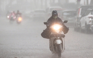 Mưa lớn lan đến Bắc Trung bộ, lũ quét, sạt lở đất rình rập khắp nơi