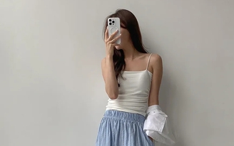 Quần dài pyjama kẻ sọc, phong cách giản dị và phóng khoáng trong mùa hè này