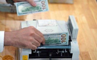 Giá USD hôm nay 3.5.2025: Neo ở mức cao trên 26.000 đồng