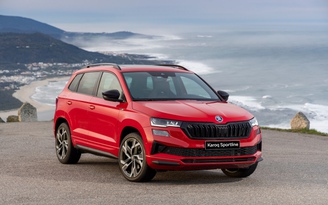 Skoda Karoq 2025 giá từ 1,009 tỉ đồng, cạnh tranh Toyota Corolla Cross