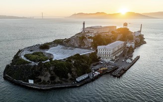 Ông Trump ra lệnh mở lại nhà tù khét tiếng Alcatraz sau 60 năm