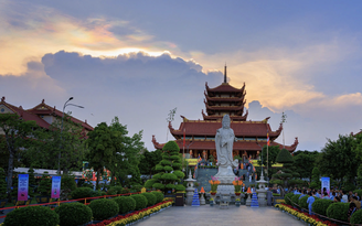 Mây ngũ sắc xuất hiện tại TP.HCM trước khai mạc Vesak 2025: Lý giải dưới góc độ khoa học