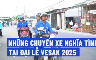 Đội ‘xe ôm’ tình nguyện hỗ trợ người dân chiêm bái xá lợi Phật