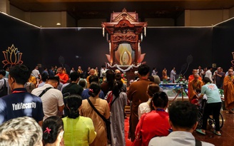 Ngày cuối chiêm bái xá lợi Phật ở chùa Thanh Tâm: 'Là hạnh phúc trong đời'