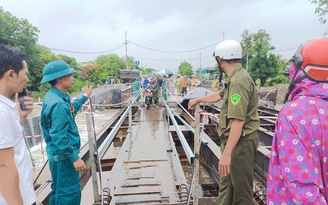 Gia Lai: Quốc lộ 25 bị tê liệt do mưa lớn