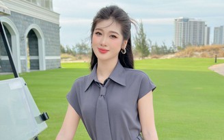 Áo tay hến là mảnh ghép dịu dàng cho cô nàng nữ tính