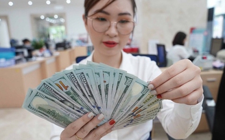 Có nên bỏ cấp phép đầu tư ra nước ngoài?