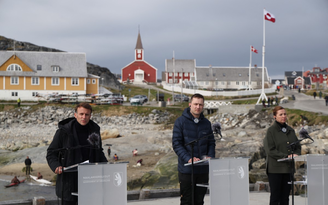 Tổng thống Pháp tới Greenland: đi gần để nhằm xa