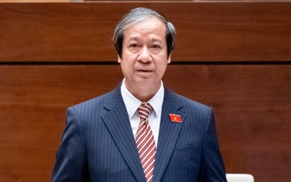 Bộ trưởng GD-ĐT: 'Quan trọng nhất là có tiền để miễn học phí'