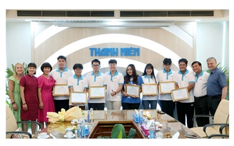 Mối lương duyên cùng hai 'tiểu tiên cá'