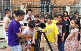 Hè 2025, nhiều em nhỏ hào hứng 'chơi trốn tìm cùng ông mặt trời' ở Tây Ninh