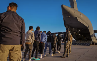 Tòa án Tối cao Mỹ cho phép Washington trục xuất di dân sang nước thứ ba