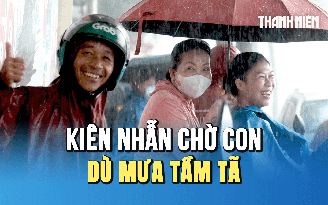 Thi tốt nghiệp THPT môn toán: Kiên nhẫn chờ con dù mưa tầm tã