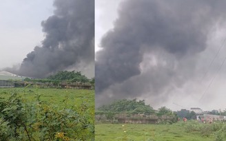 Cả khu dân cư nháo nhào vì khói đen bủa vây do đốt rác ở Hóc Môn