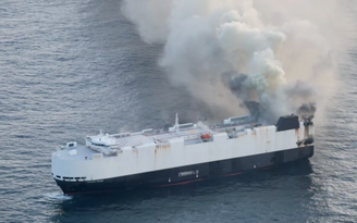 Vụ cháy tàu khiến hơn 3.000 ô tô chìm dưới biển: Thiệt hại khoảng 560 triệu USD
