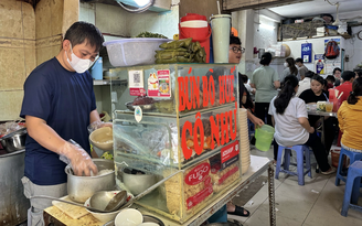 Bún bò mỡ nổi cô Như, phở Phú Gia được Michelin vinh danh: Sau 1 năm giờ ra sao?