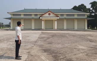 Bỏ hoang chợ tiền tỉ