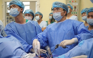 Phẫu thuật nội soi qua đường âm đạo điều trị ung thư phụ khoa