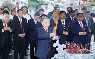 Tiếp tục khơi dậy tinh thần đổi mới Nguyễn Văn Linh