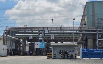 TP.HCM: Xỉ thép nhà máy bay ra môi trường gây bụi mù mịt, dân thở không nổi