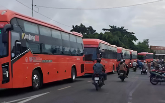 Vĩnh Long bố trí xe đưa đón cán bộ đi làm để đảm bảo an toàn