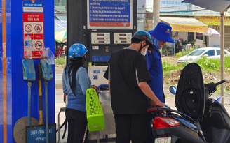 Giá xăng dầu hôm nay 15.7.2025: Xăng trong nước sẽ được điều chỉnh thế nào?