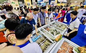 Tăng trưởng 'thần tốc', người Trung Quốc ăn tôm cá số 1 của Việt Nam