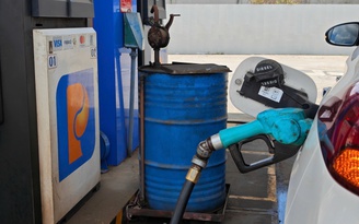 Giá xăng dầu hôm nay 17.7.2025: Xăng chiều nay giảm bao nhiêu đồng một lít?