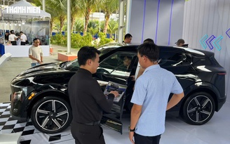Tài chính tầm 700 triệu đồng, nên mua xe điện hay xe xăng?