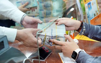 Giá USD hôm nay 18.7.2025: Tỷ giá trung tâm lên mức cao kỷ lục