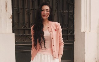 Phong cách trẻ trung của Á hậu Dương Tú Anh ở tuổi 32