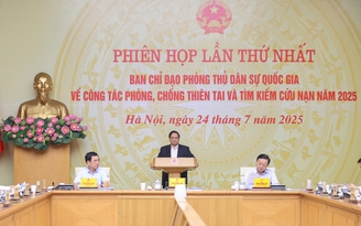 Thủ tướng: Không để 'dân bị chia cắt mà lãnh đạo nói không lên được'