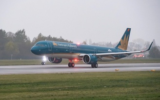 Hành khách Hàn Quốc ngất xỉu, máy bay Vietnam Airlines hạ cánh khẩn xuống Đà Nẵng